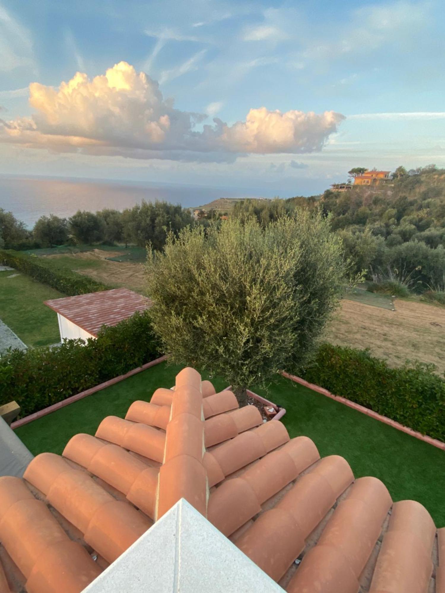 Villa Nove - Residence Dei Fiori Zambrone Exteriér fotografie
